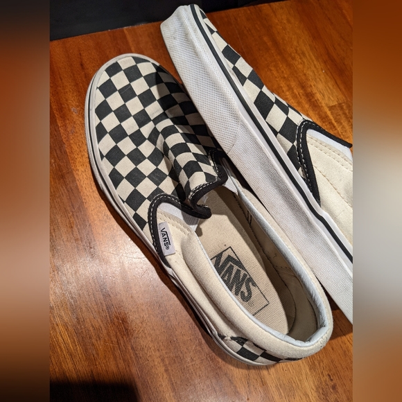 Checkered Slip on vans - Picture 2 of 4